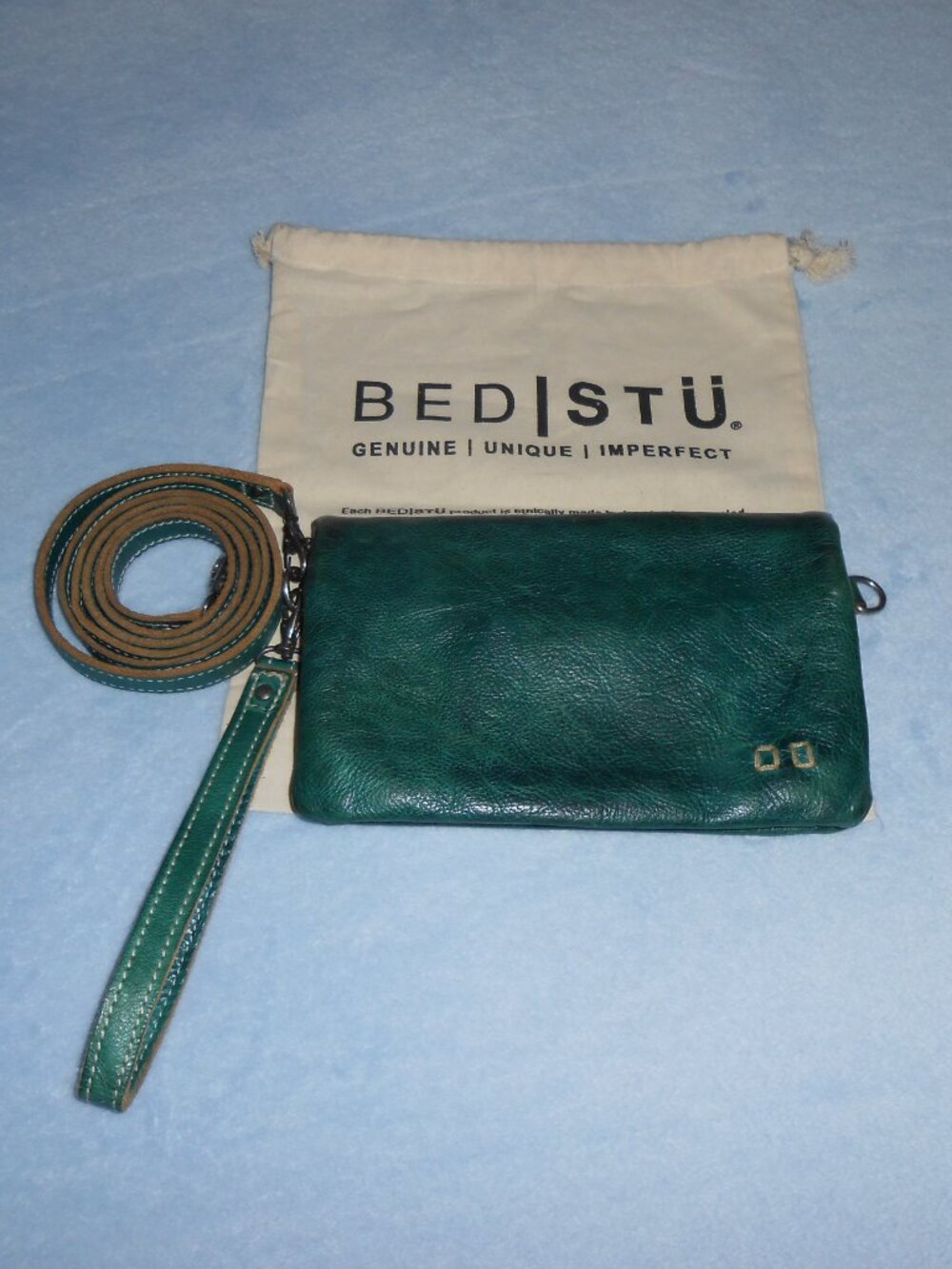 Bed Stu Cadence leather crossbody wallet